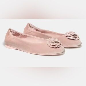 Elegant Pink Ballet Flats with Floral Accent